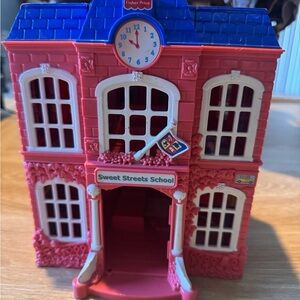 Fisher-Price Sweet Streets Schoolhouse - Red and Blue